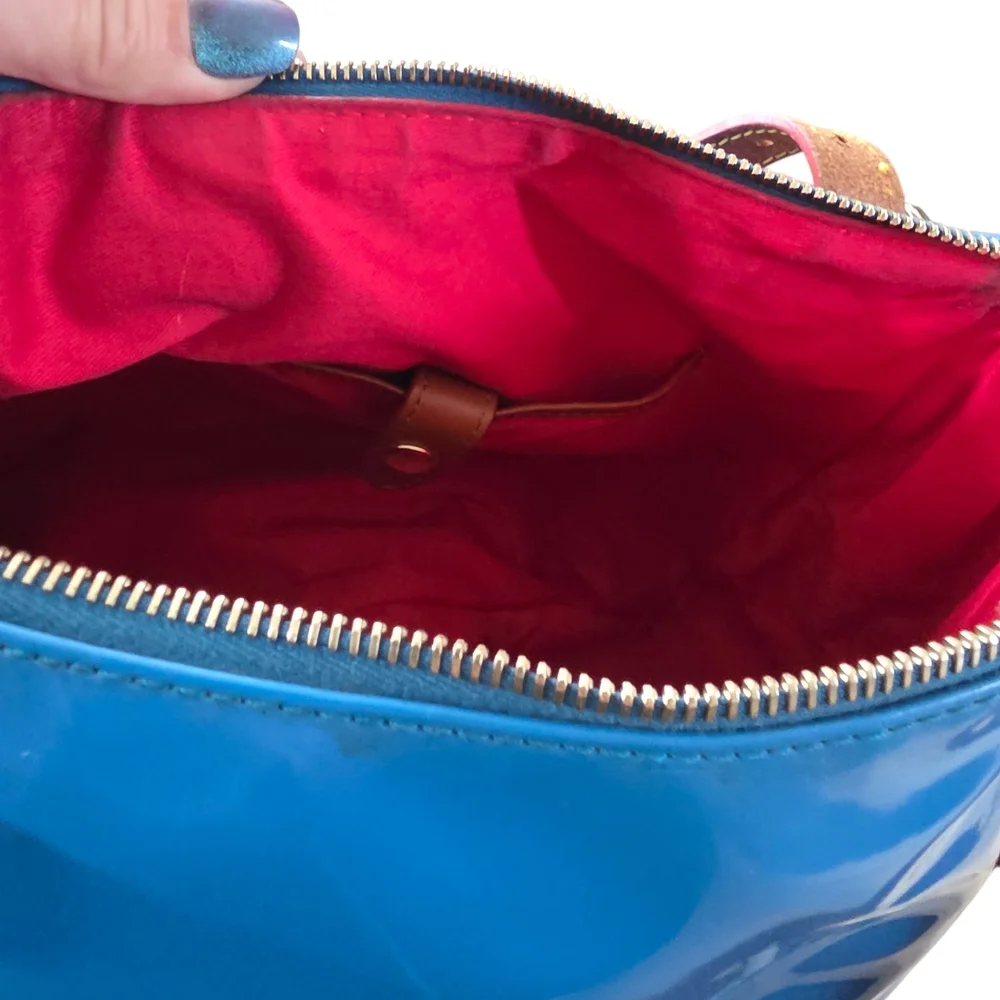 #57 Dooney And Bourk Blue Patent Shoulder Bag - Picture 9 of 9